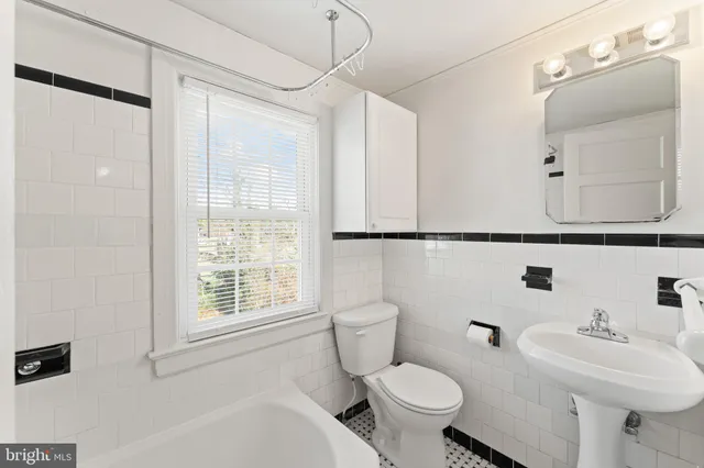 $1,125 | 715 William Street, Unit 6, Fredericksburg, VA 22401