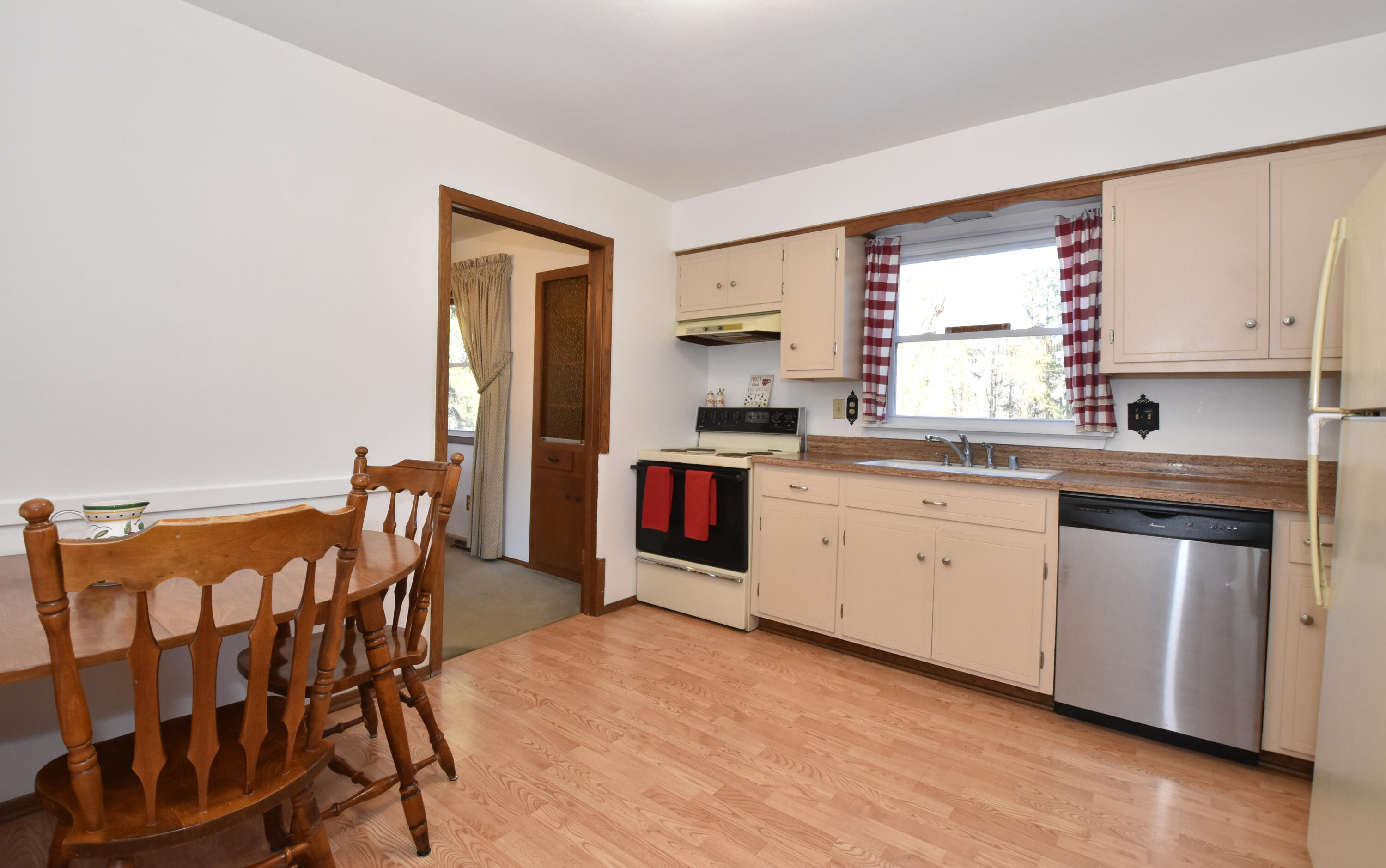 2324 South Brookland Road New Berlin, WI 53151 - Photo 13 of 56 Kitchen 2
