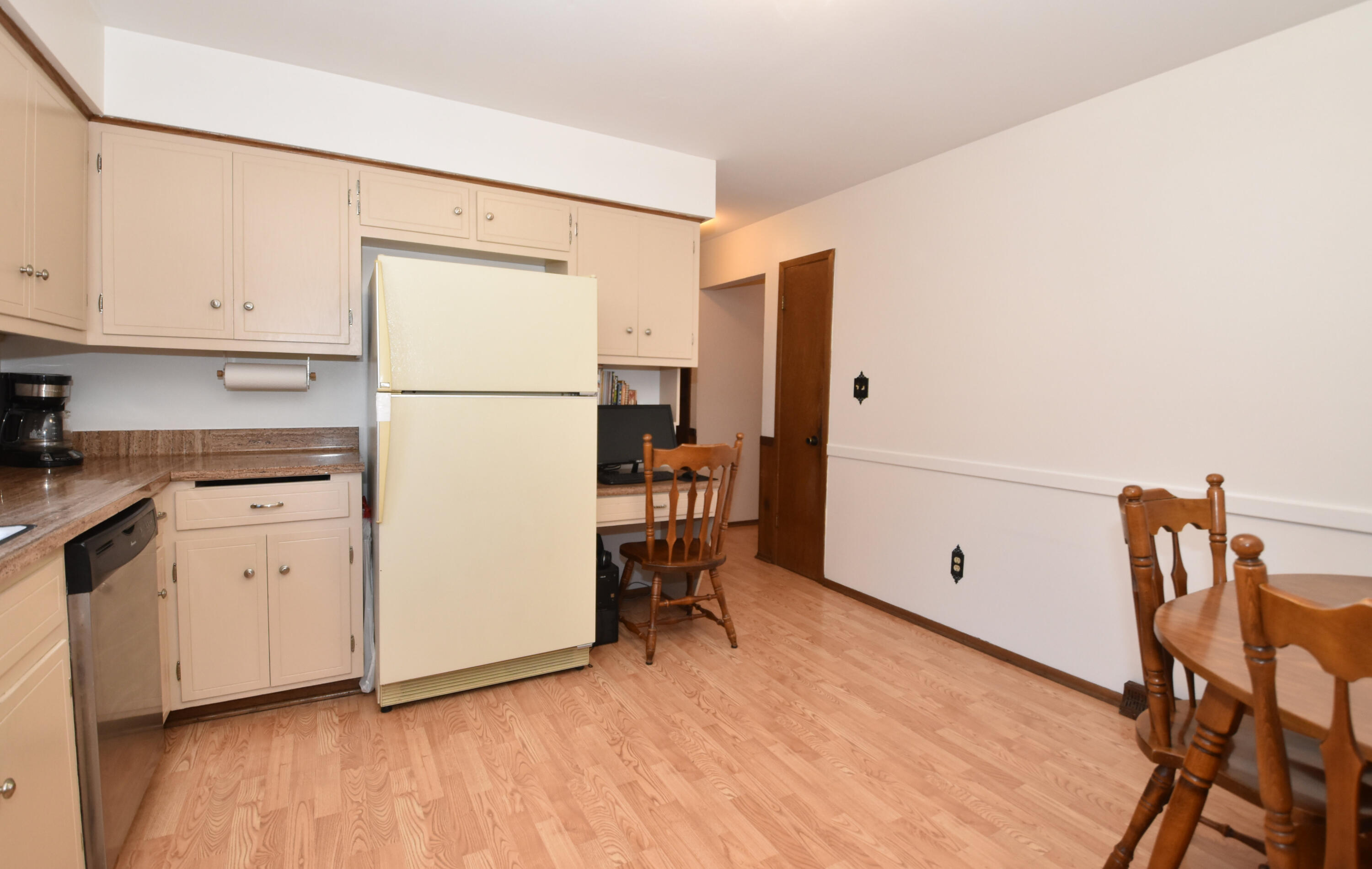 2324 South Brookland Road New Berlin, WI 53151 - Photo 14 of 56 Kitchen 3