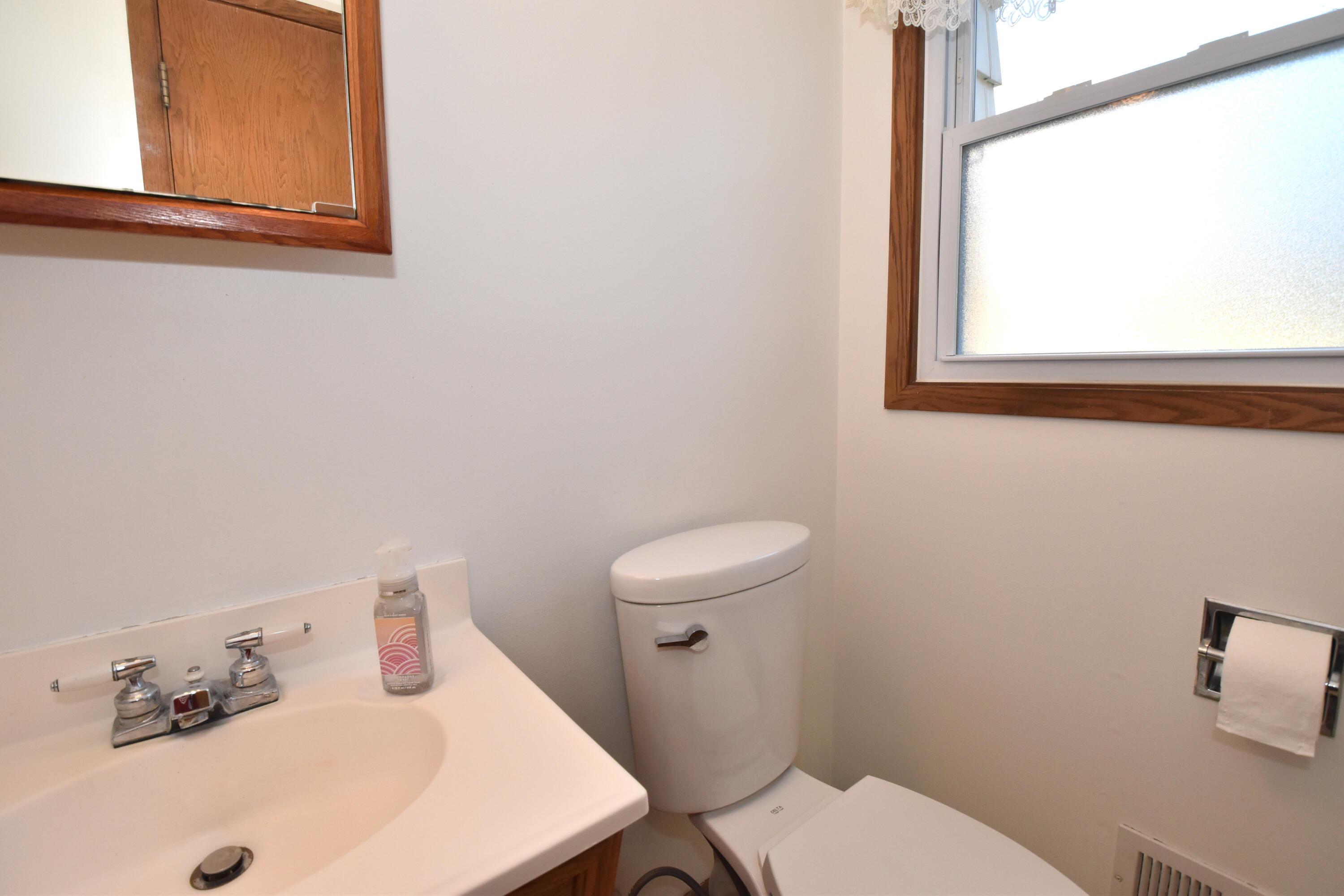 2324 South Brookland Road New Berlin, WI 53151 - Photo 19 of 56 Half bathroom