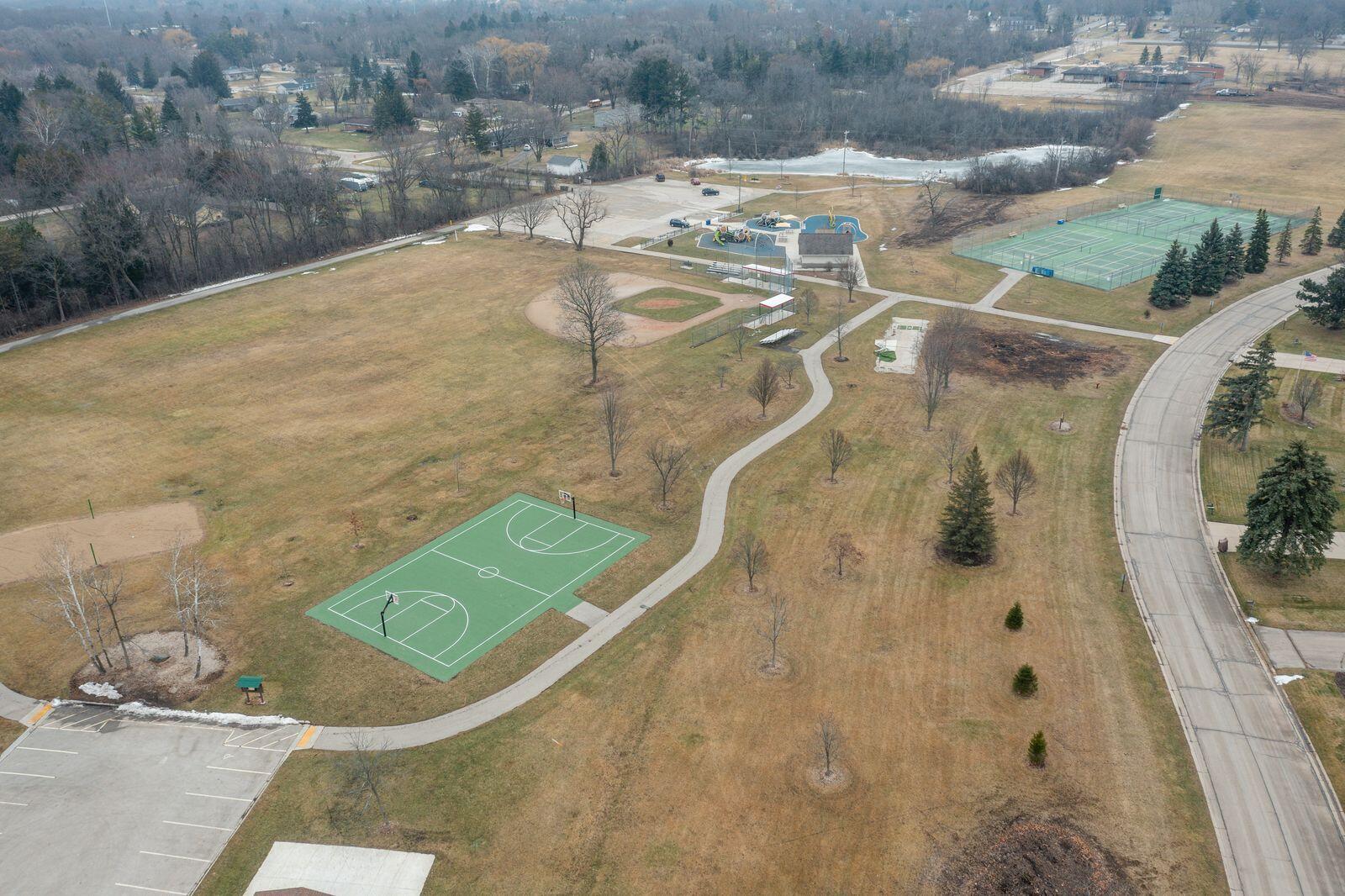 2324 South Brookland Road New Berlin, WI 53151 - Photo 53 of 56 Park 2