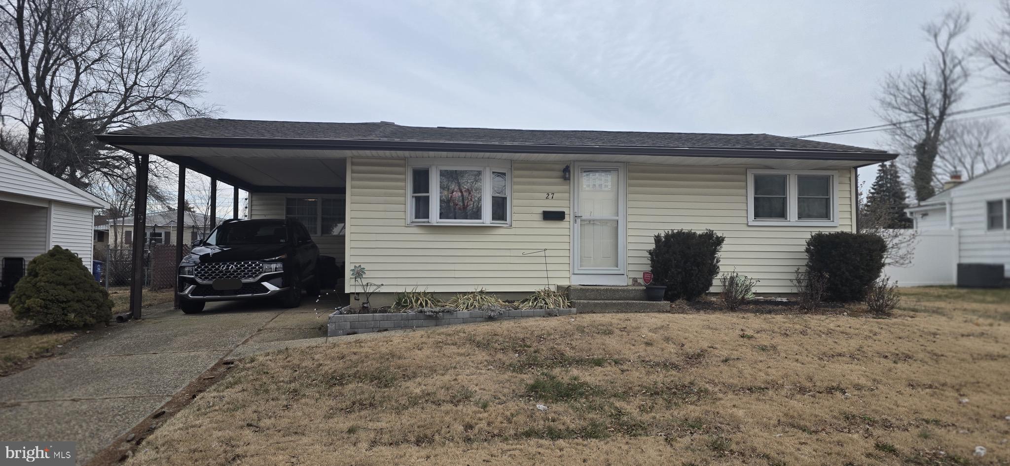 27 Indian Queen Lane Maple Shade, NJ 08052 - Photo 1 of 11