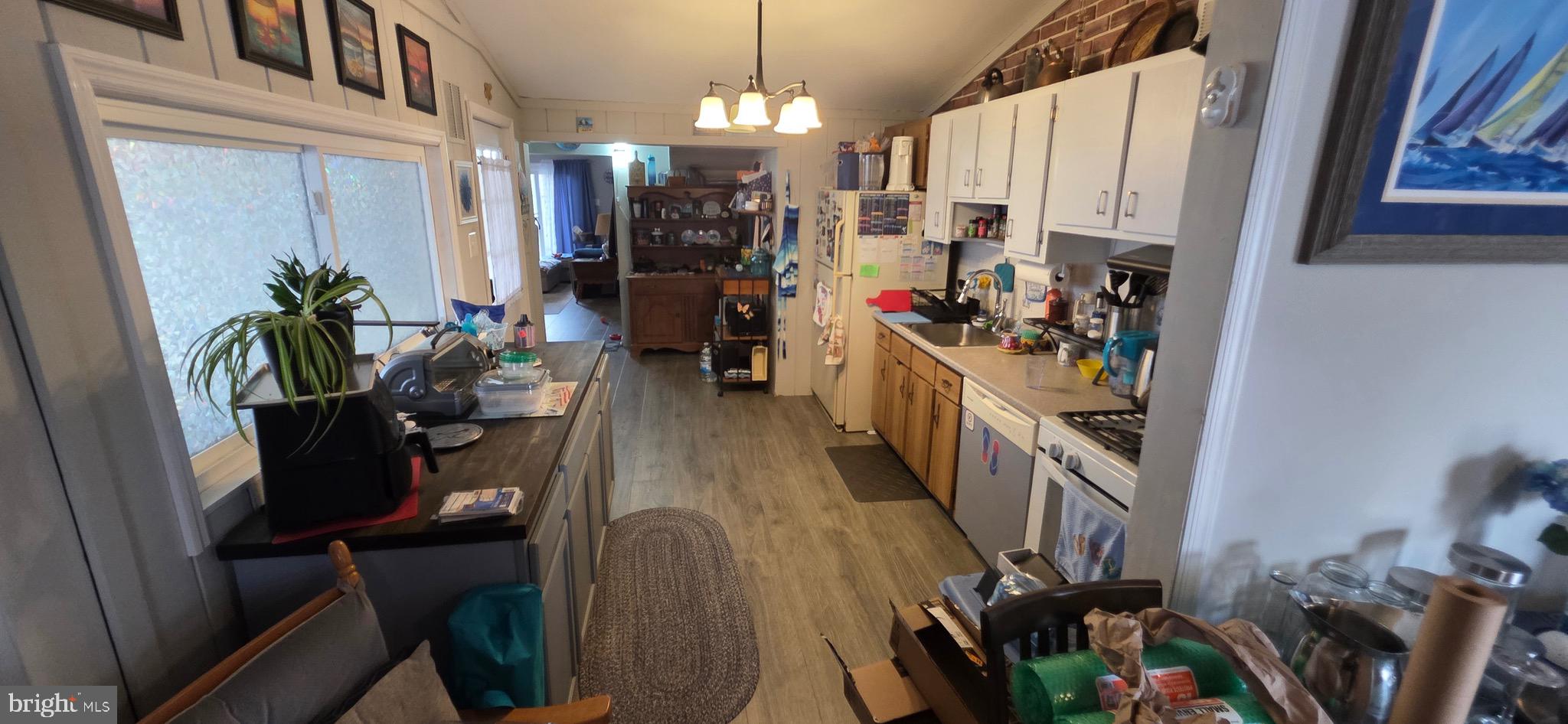 27 Indian Queen Lane Maple Shade, NJ 08052 - Photo 7 of 11