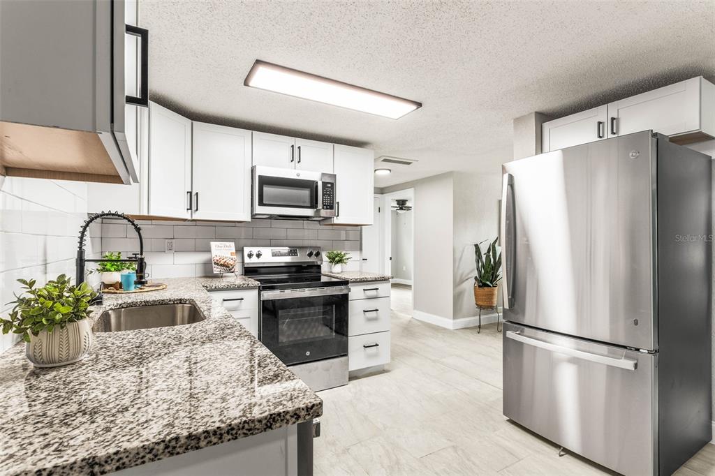 7905 Rottingham Road Port Richey, FL 34668 - Photo 8 of 26 Gallery Image 8