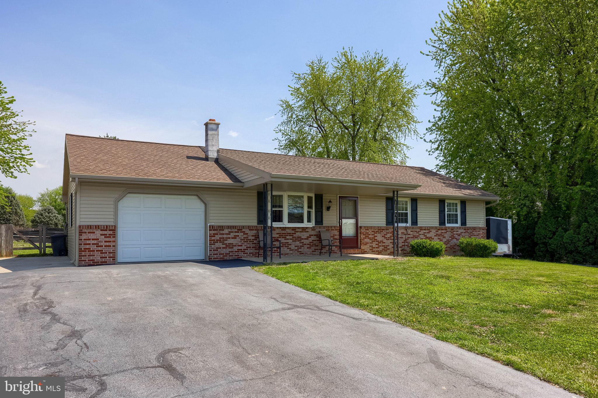 17 Hollander Road Gordonville, PA 17529 - Photo 2 of 37
