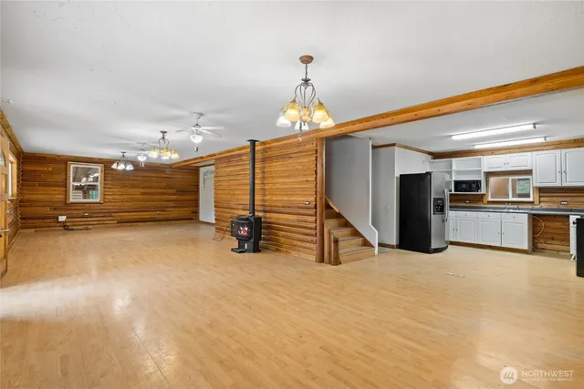 a view of a storage & utility room