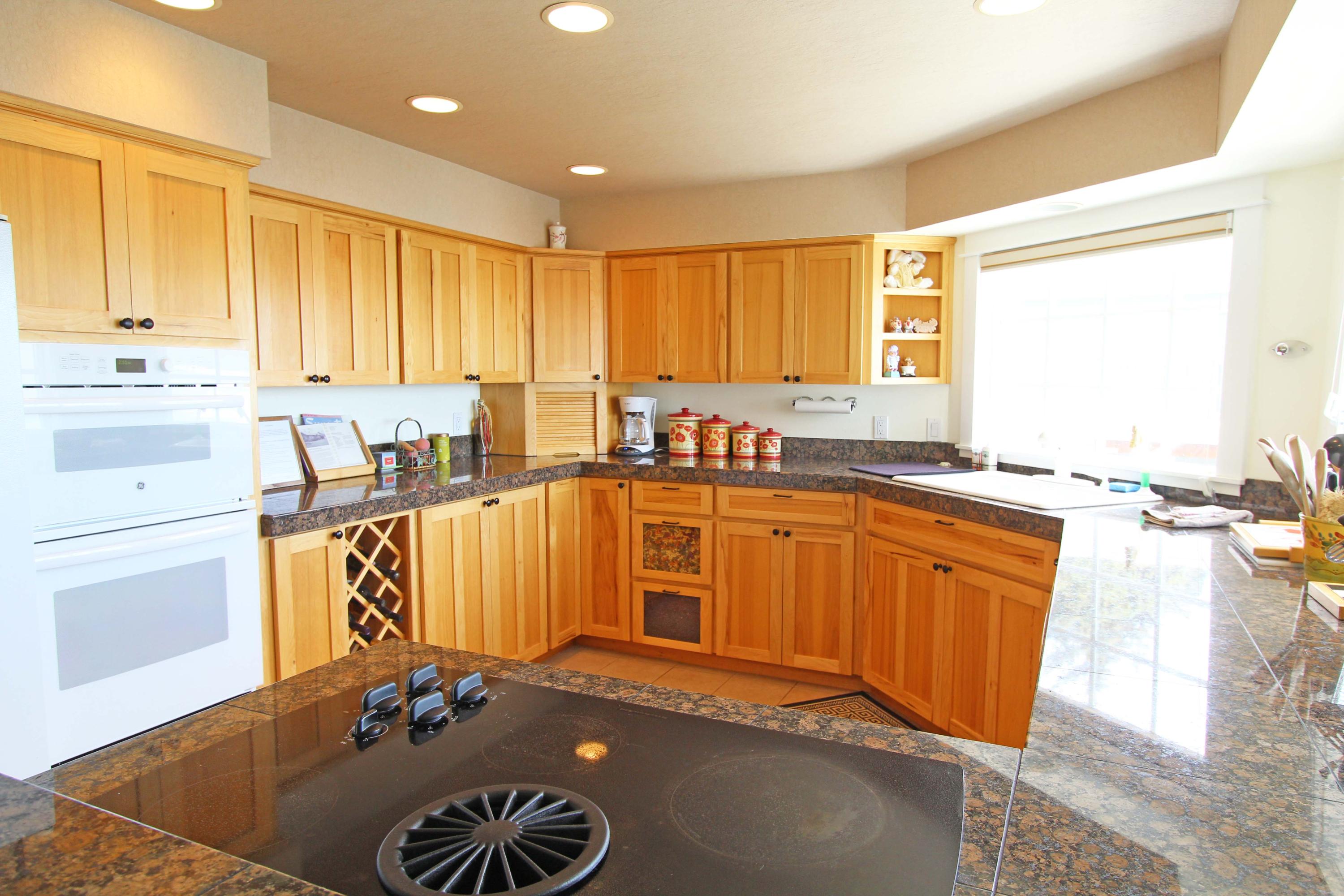 1815 Maxwell Mountain Road Oceanside, OR 97134 - Photo 4 of 26 kitchen range