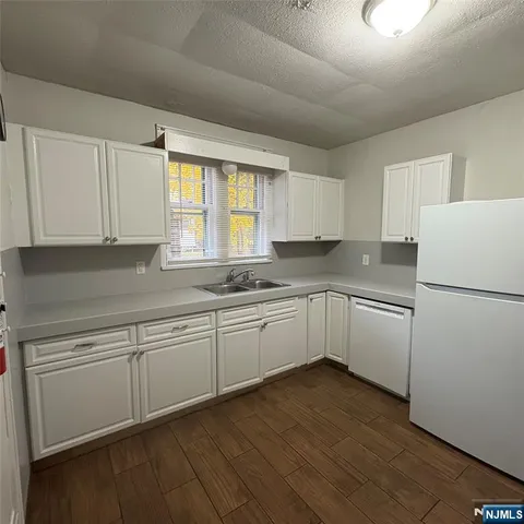 $3,200 | 126 West Hudson Avenue, Unit 1, Englewood, NJ 07631