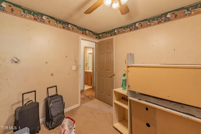 $265,900 | 481 Riverview Drive, Johnson City, TN 37601