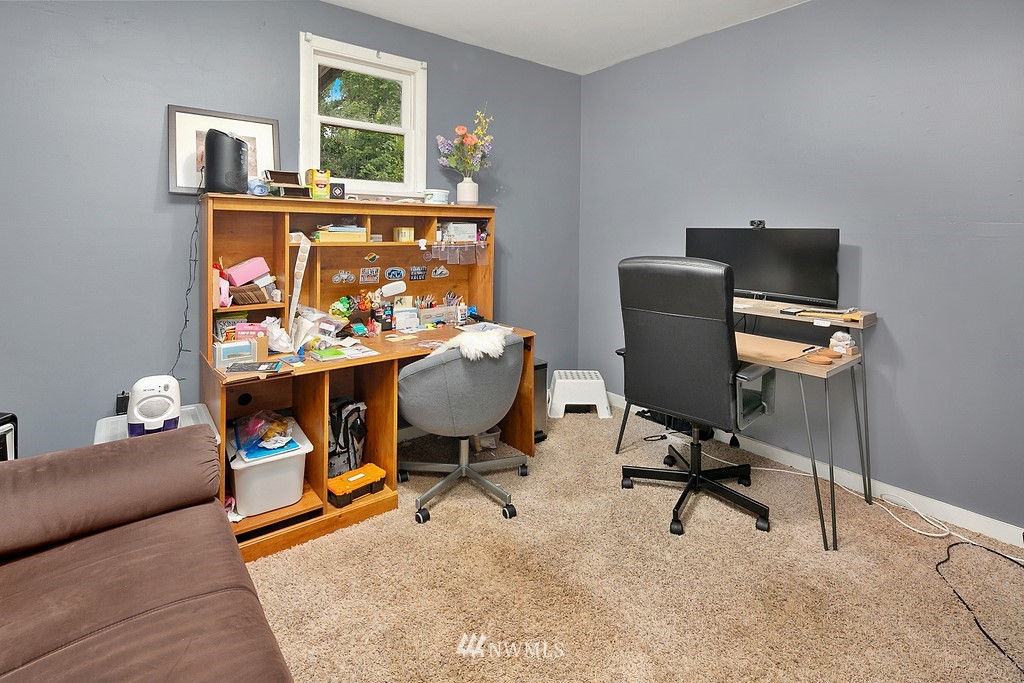 2932 Benson Road South Renton, WA 98055 - Photo 14 of 39