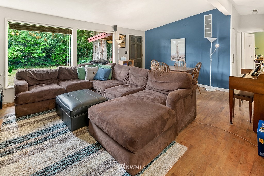 2932 Benson Road South Renton, WA 98055 - Photo 5 of 39