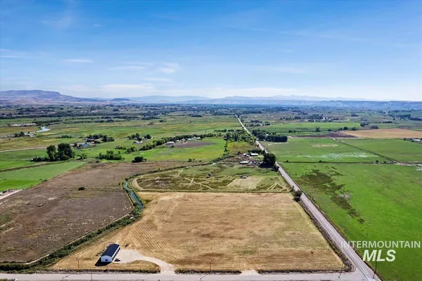 $314,900 | 2670 Berglund Road, Emmett, ID 83617