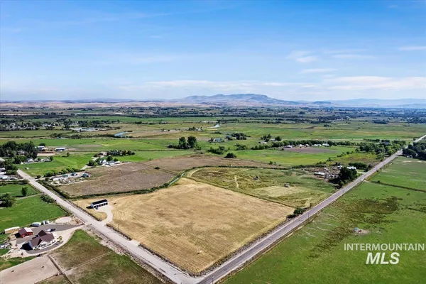 $314,900 | 2670 Berglund Road, Emmett, ID 83617