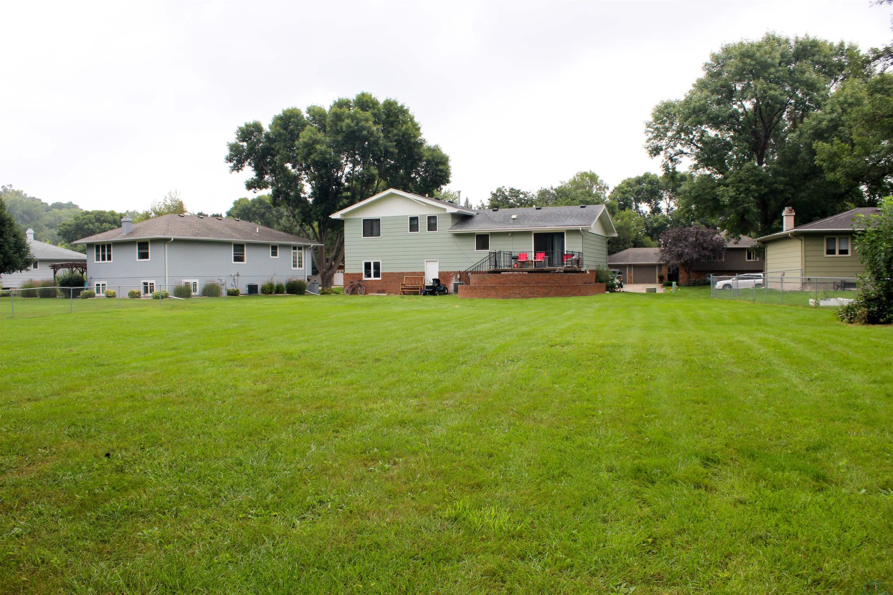 2092 Roundtable Road Sergeant Bluff, IA 51054 - Photo 3 of 17 Gallery Image 3