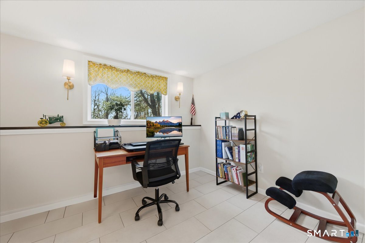 215 Cranberry Pond Road Norwich, CT 06360 - Photo 13 of 38