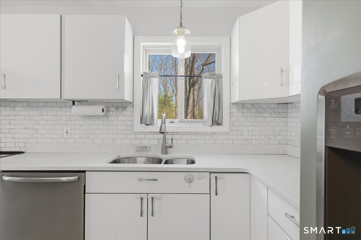 215 Cranberry Pond Road Norwich, CT 06360 - Photo 17 of 38