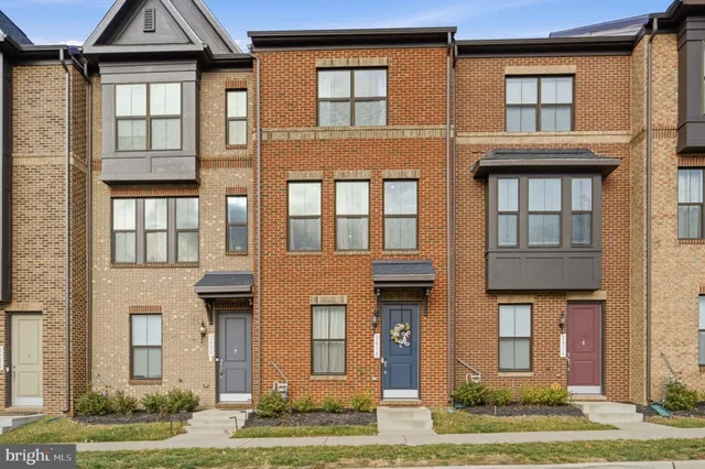 $3,800 | 2818 Dart Drive, Alexandria, VA 22306