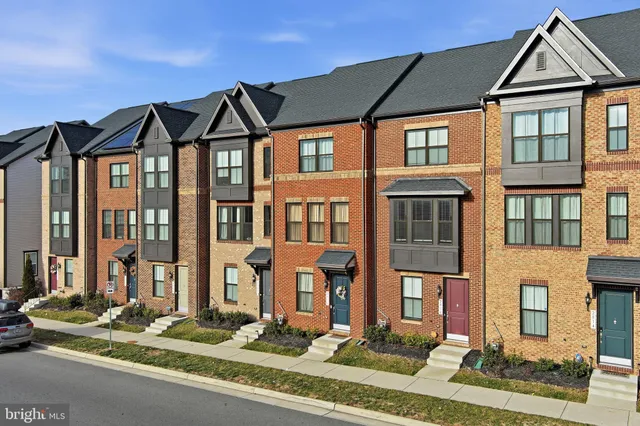 $3,800 | 2818 Dart Drive, Alexandria, VA 22306