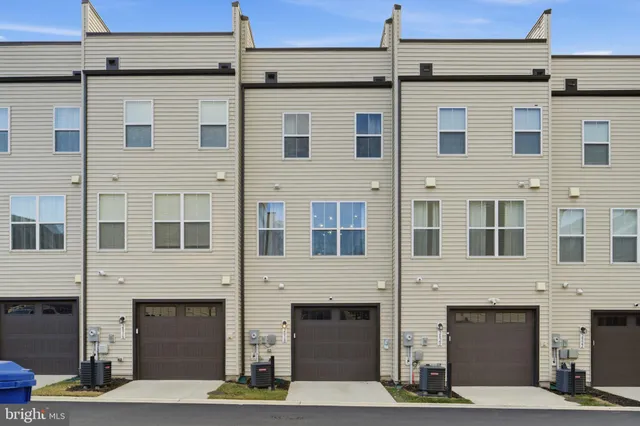 $3,800 | 2818 Dart Drive, Alexandria, VA 22306