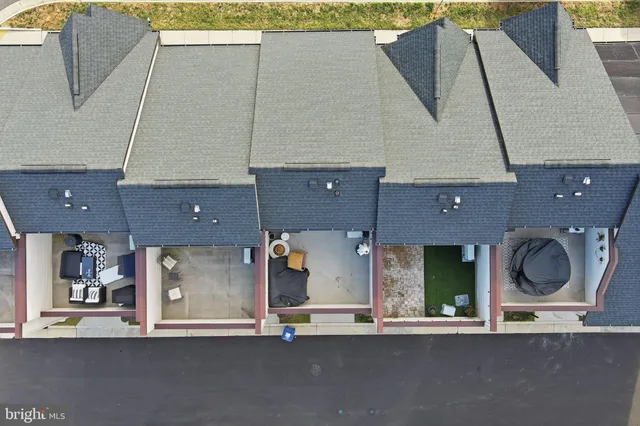 $3,800 | 2818 Dart Drive, Alexandria, VA 22306