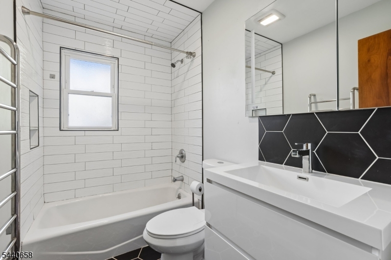 345 Trotting Road Union, NJ 07083 - Photo 17 of 43