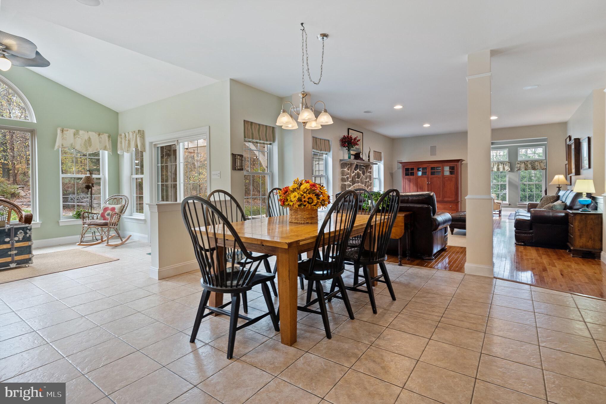 157 Overlook Road Morgantown, PA 19543 - Photo 17 of 41 Breakfast Room