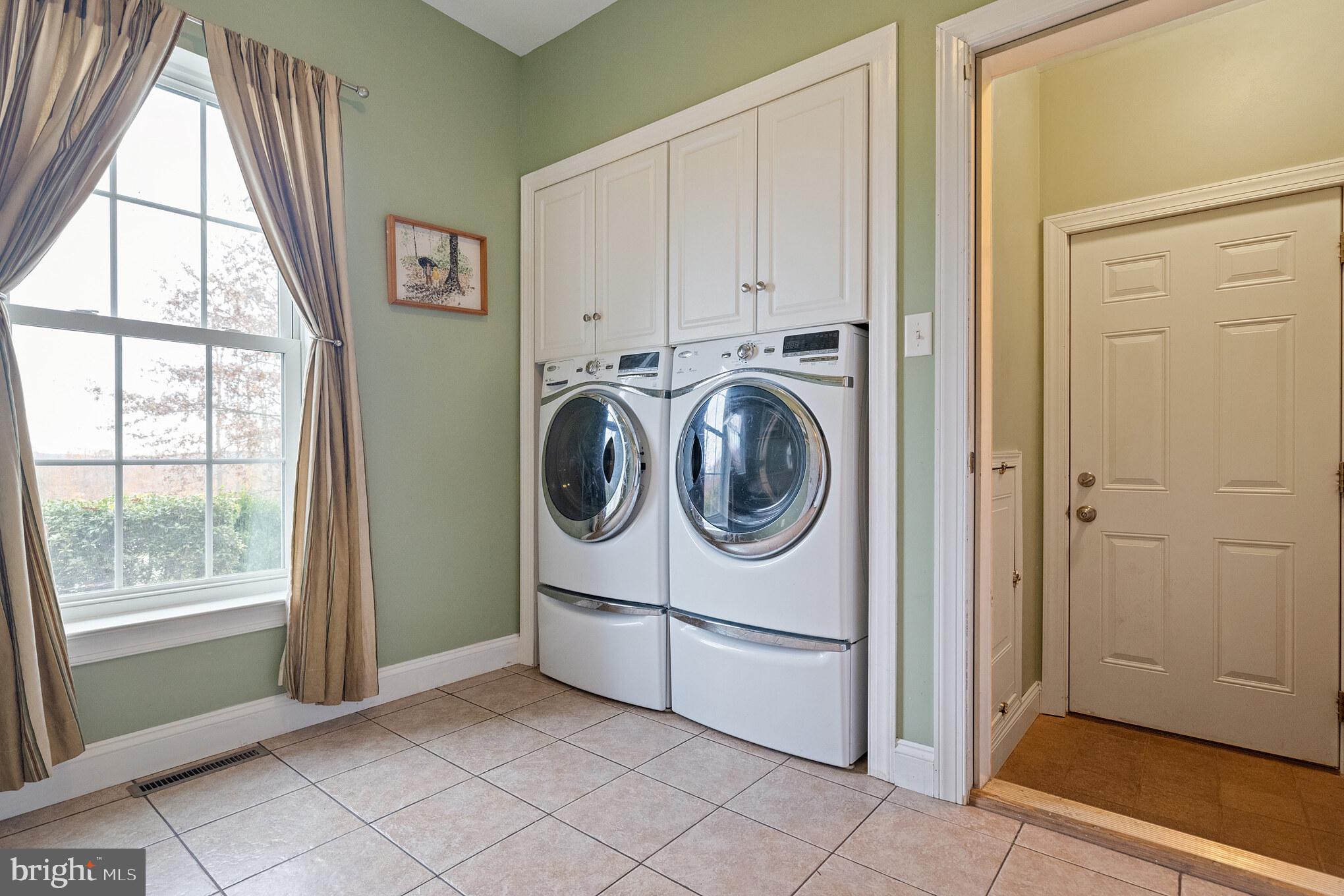 157 Overlook Road Morgantown, PA 19543 - Photo 20 of 41 Laundry/Mud Room