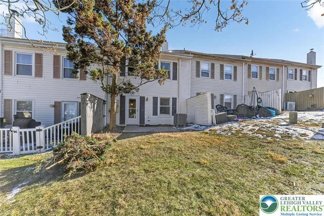 a picture of a wall with a white wall and a painting