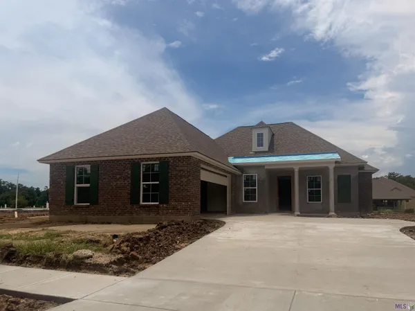 $384,560 | 21433 Blue Fin Drive, Springfield, LA 70462