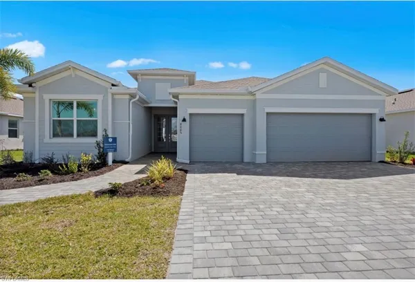 $898,204 | 5176 Sugarwood Drive, Naples, FL 34113