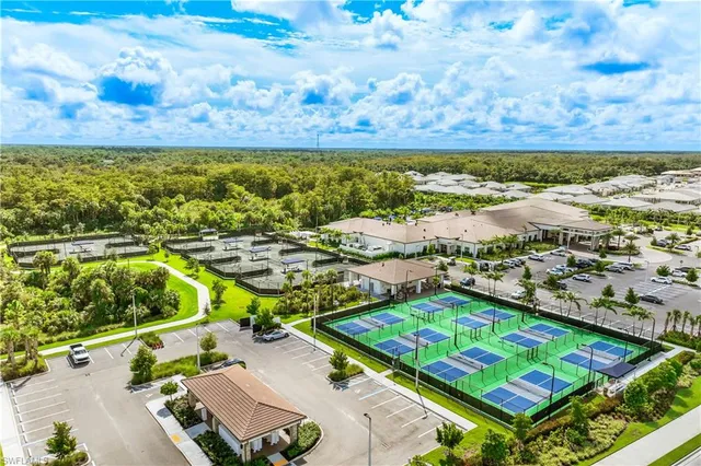 a view of a tennis court