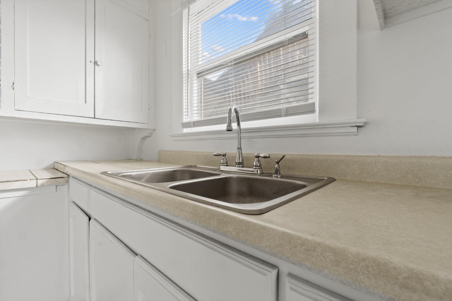 4354 East Kings Canyon Road Fresno, CA 93702 - Photo 14 of 87