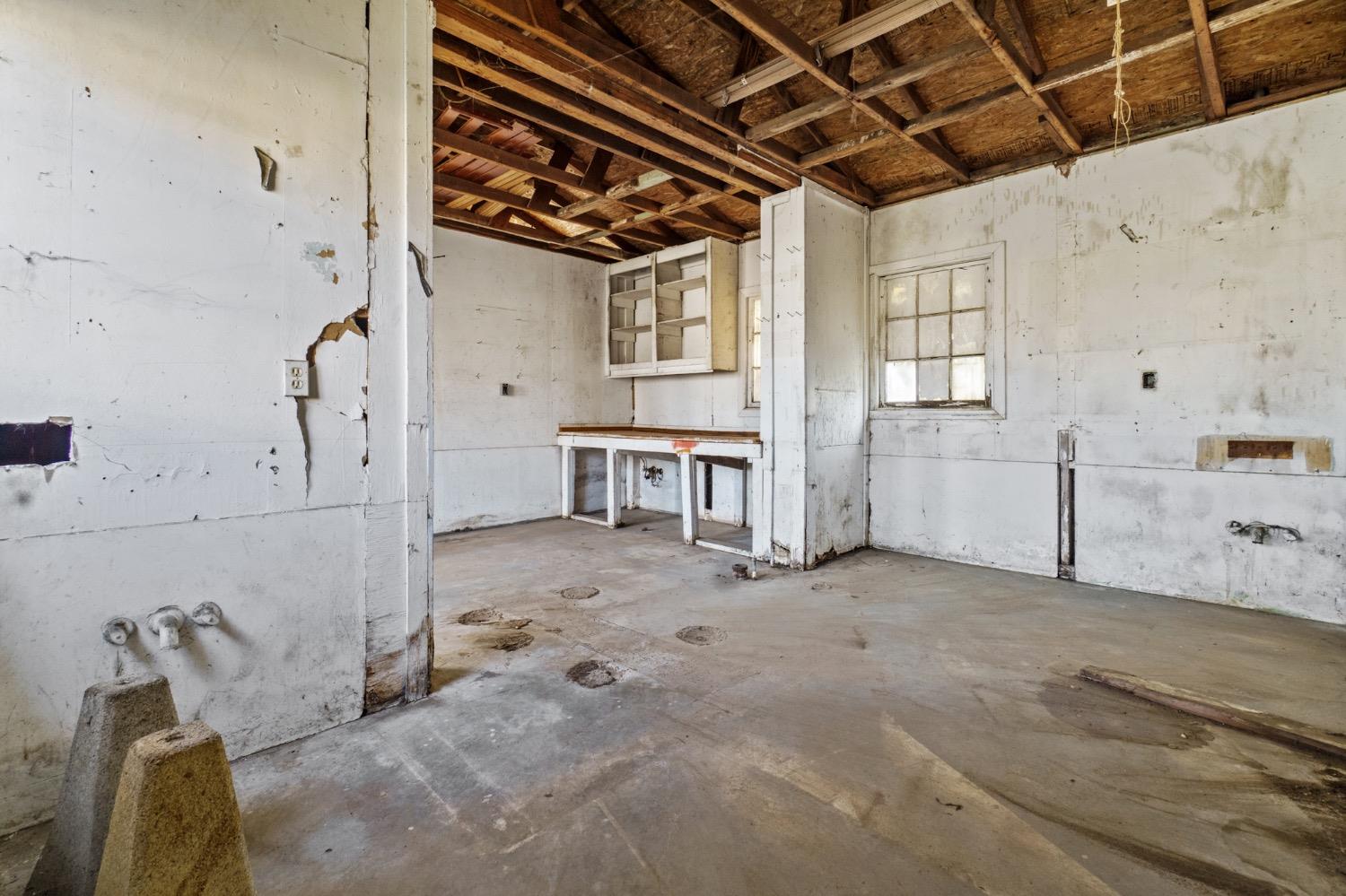 4354 East Kings Canyon Road Fresno, CA 93702 - Photo 80 of 87