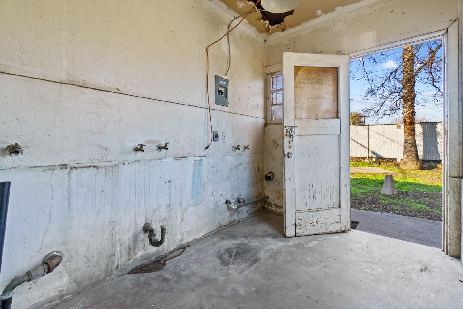 4354 East Kings Canyon Road Fresno, CA 93702 - Photo 81 of 87