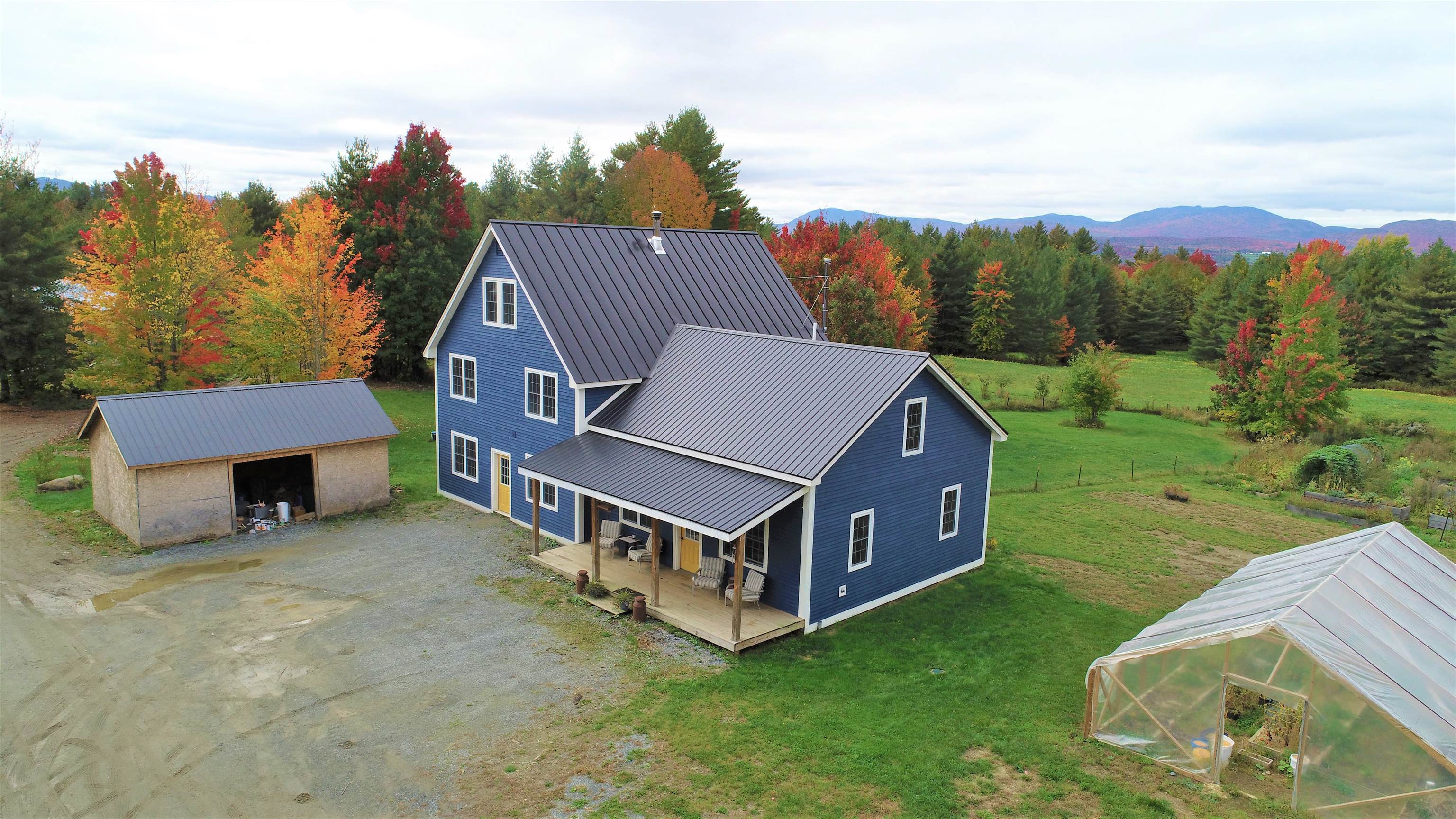3905 Loop Road Troy, VT 05874 - Photo 4 of 40