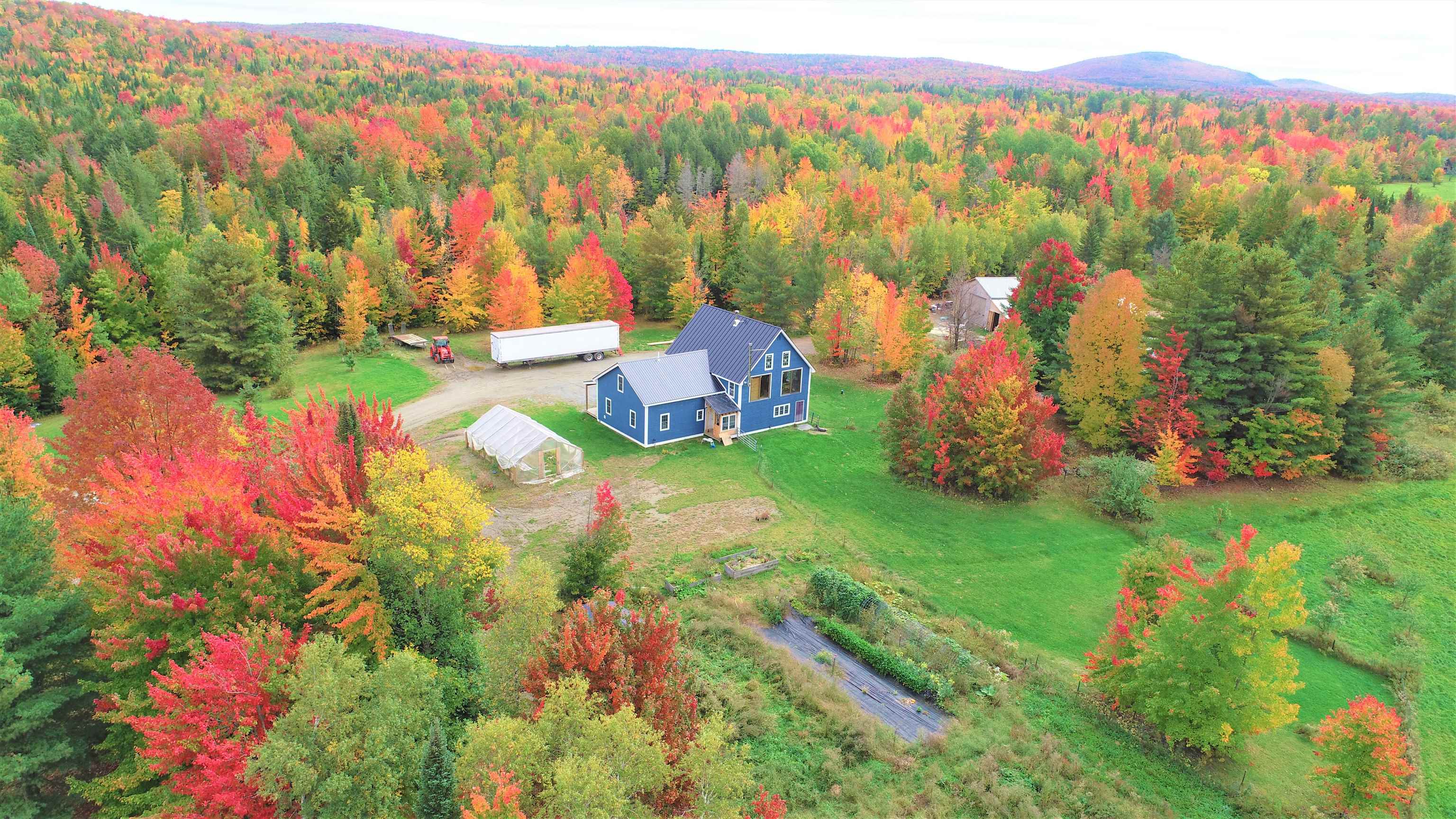 3905 Loop Road Troy, VT 05874 - Photo 36 of 40