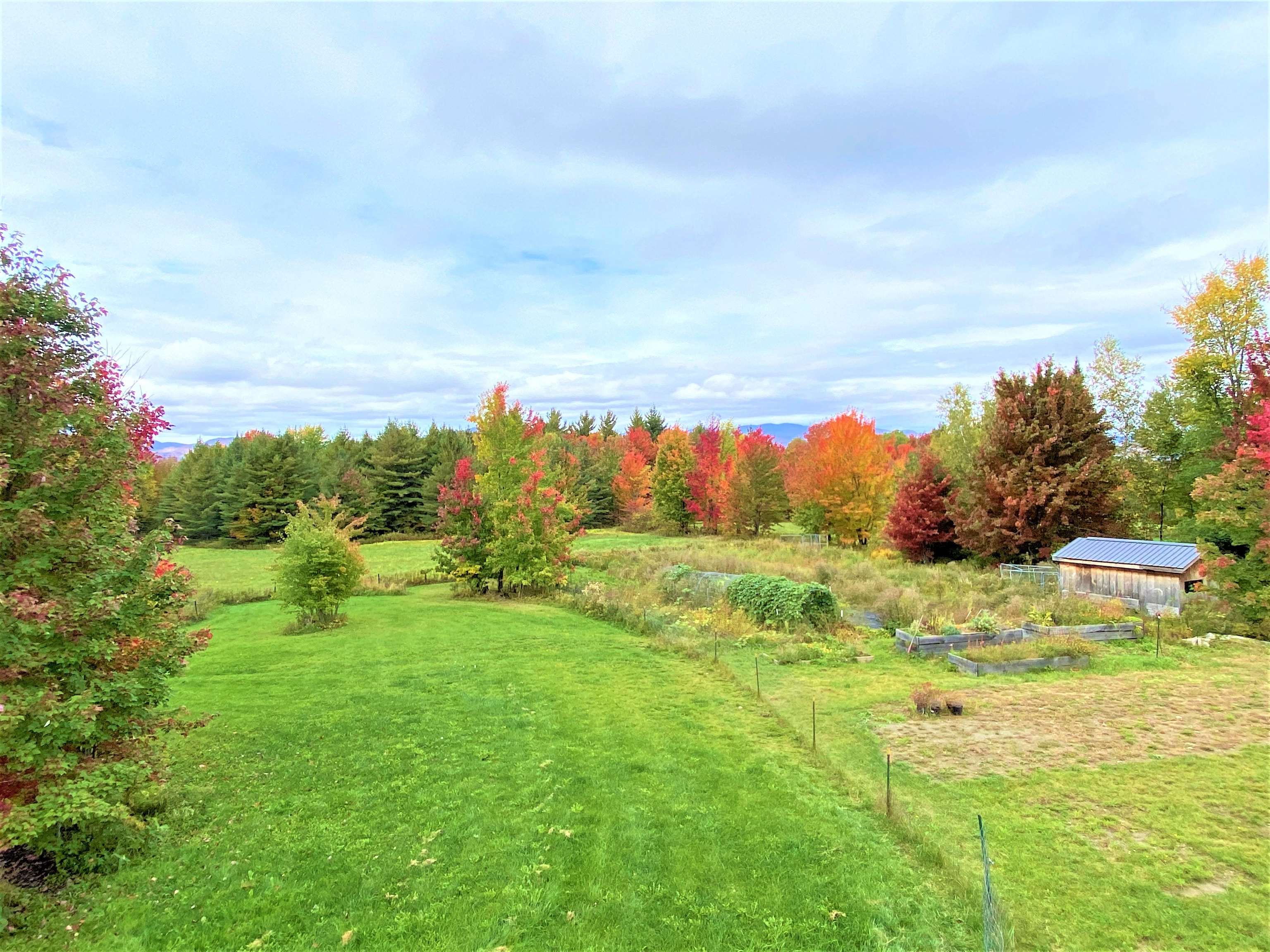 3905 Loop Road Troy, VT 05874 - Photo 5 of 40