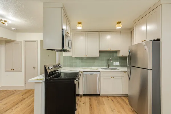 $1,500 | 2305 55th Street, Unit 6, Galveston, TX 77551