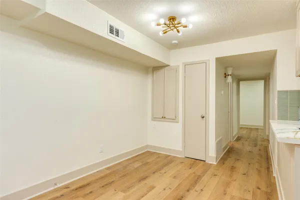 $1,500 | 2305 55th Street, Unit 6, Galveston, TX 77551