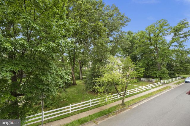 $1,500,000 | 2101 Forest Hill Road, Alexandria, VA 22307