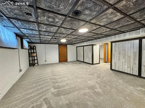 a view of empty room with an empty space