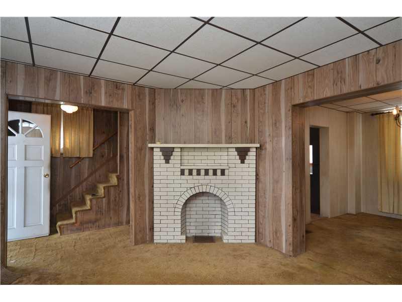 1906 Elmdale Road Pittsburgh, PA 15205 - Photo 4 of 21 Living Room.