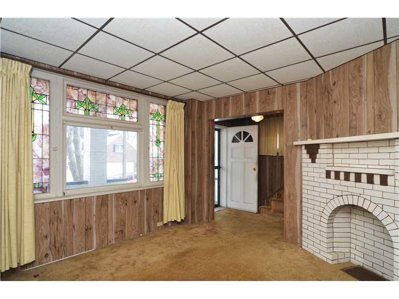 1906 Elmdale Road Pittsburgh, PA 15205 - Photo 7 of 21 Living Room.