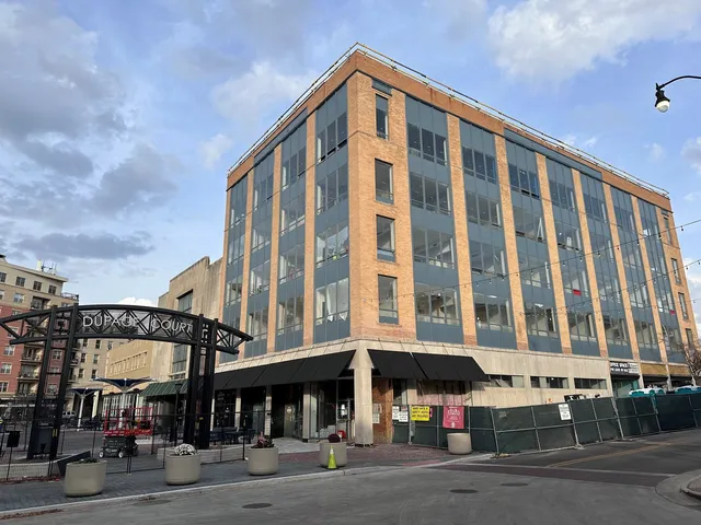 $1,500 | 40 Dupage Court, Unit 301, Elgin, IL 60120