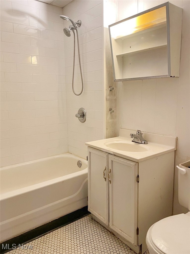 16904 Endora Road Cleveland, OH 44112 - Photo 12 of 33