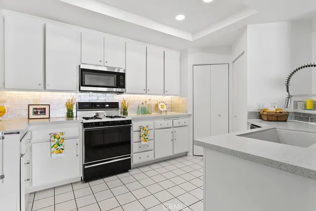 $719,999 | 10371 Garden Grove Boulevard, Unit 20, Garden Grove, CA 92843