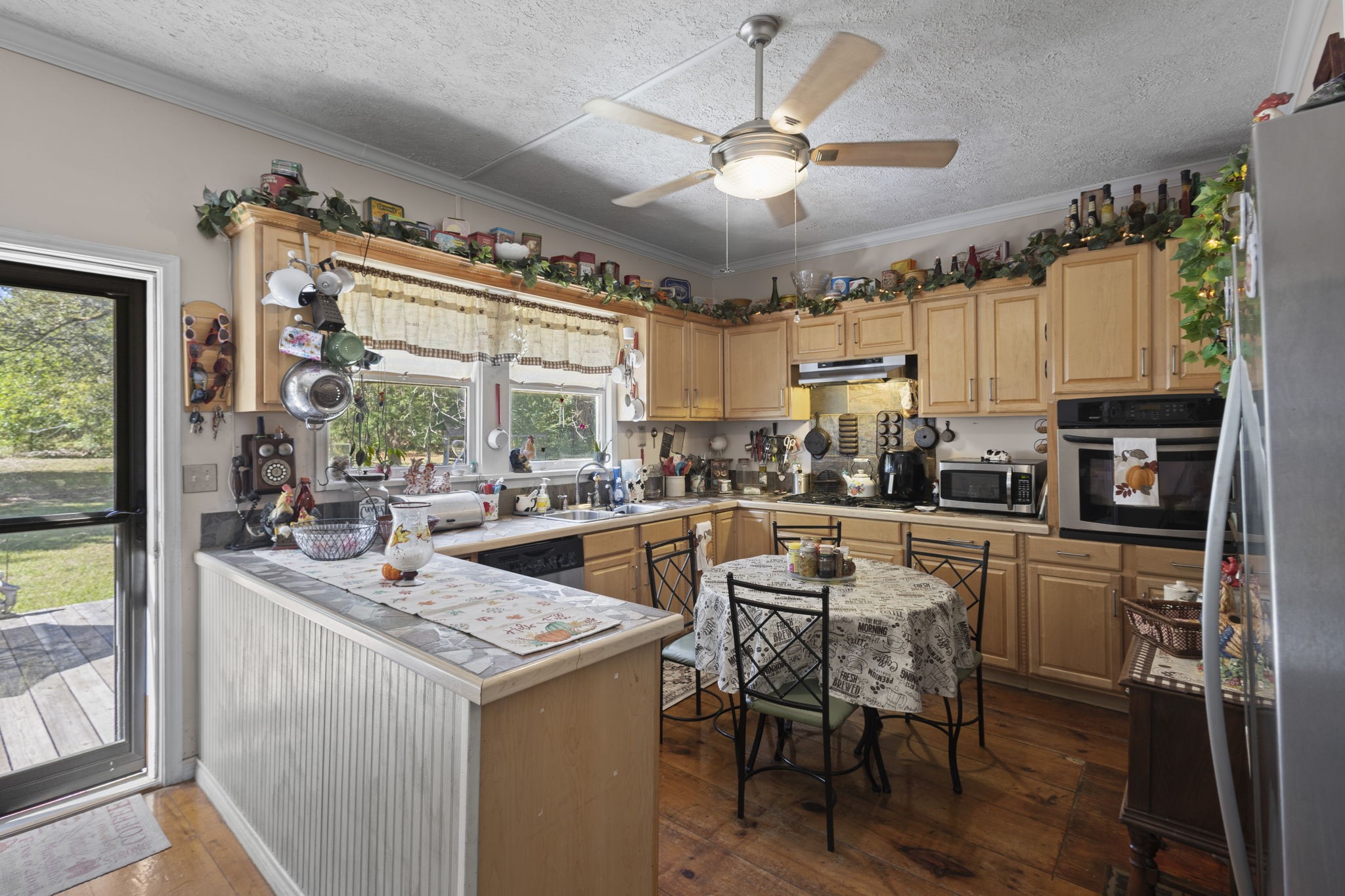 105 Mann Street Colmesneil, TX 75938 - Photo 2 of 40 Kitchen