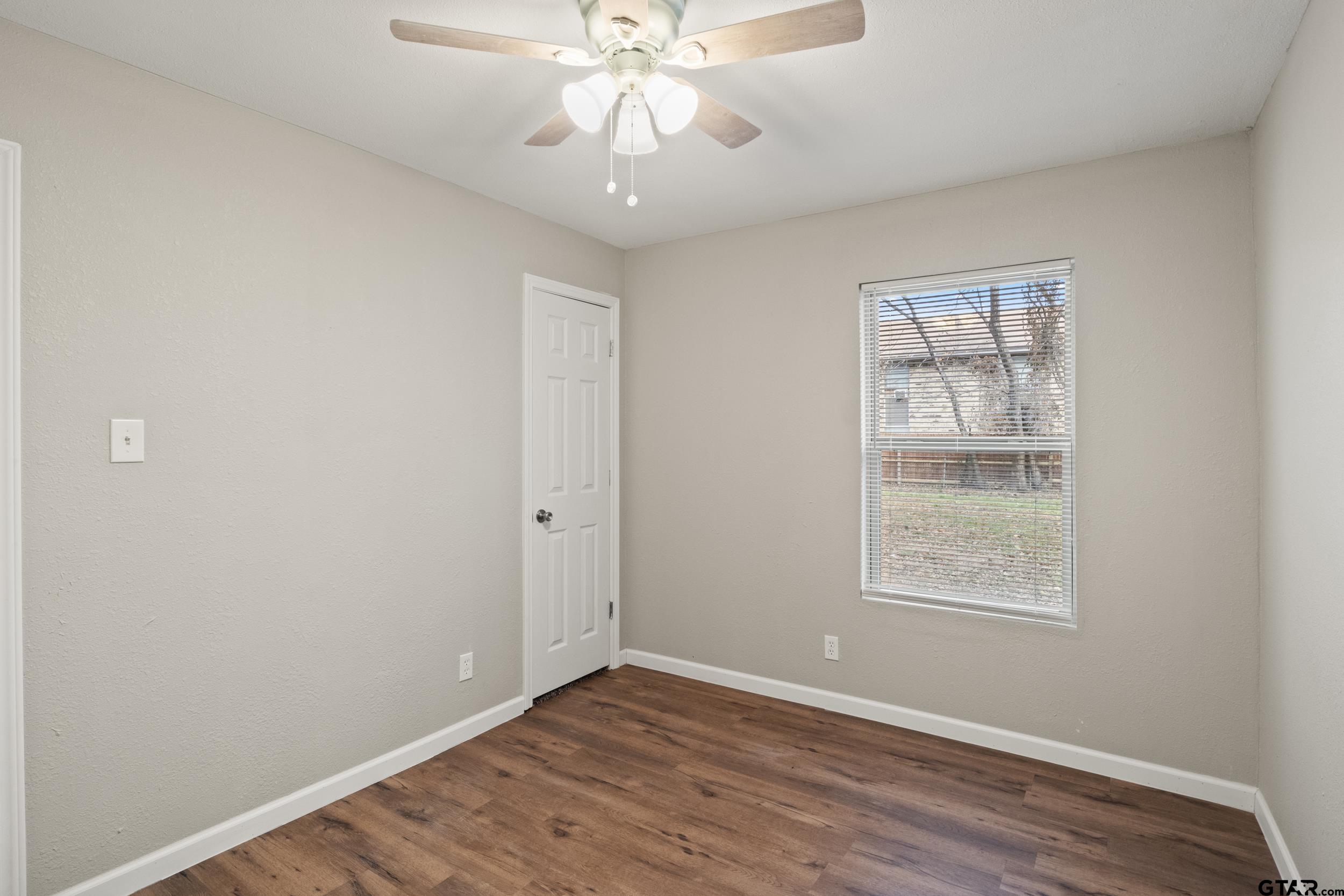 903 Hester Street Arlington, TX 76011 - Photo 13 of 17