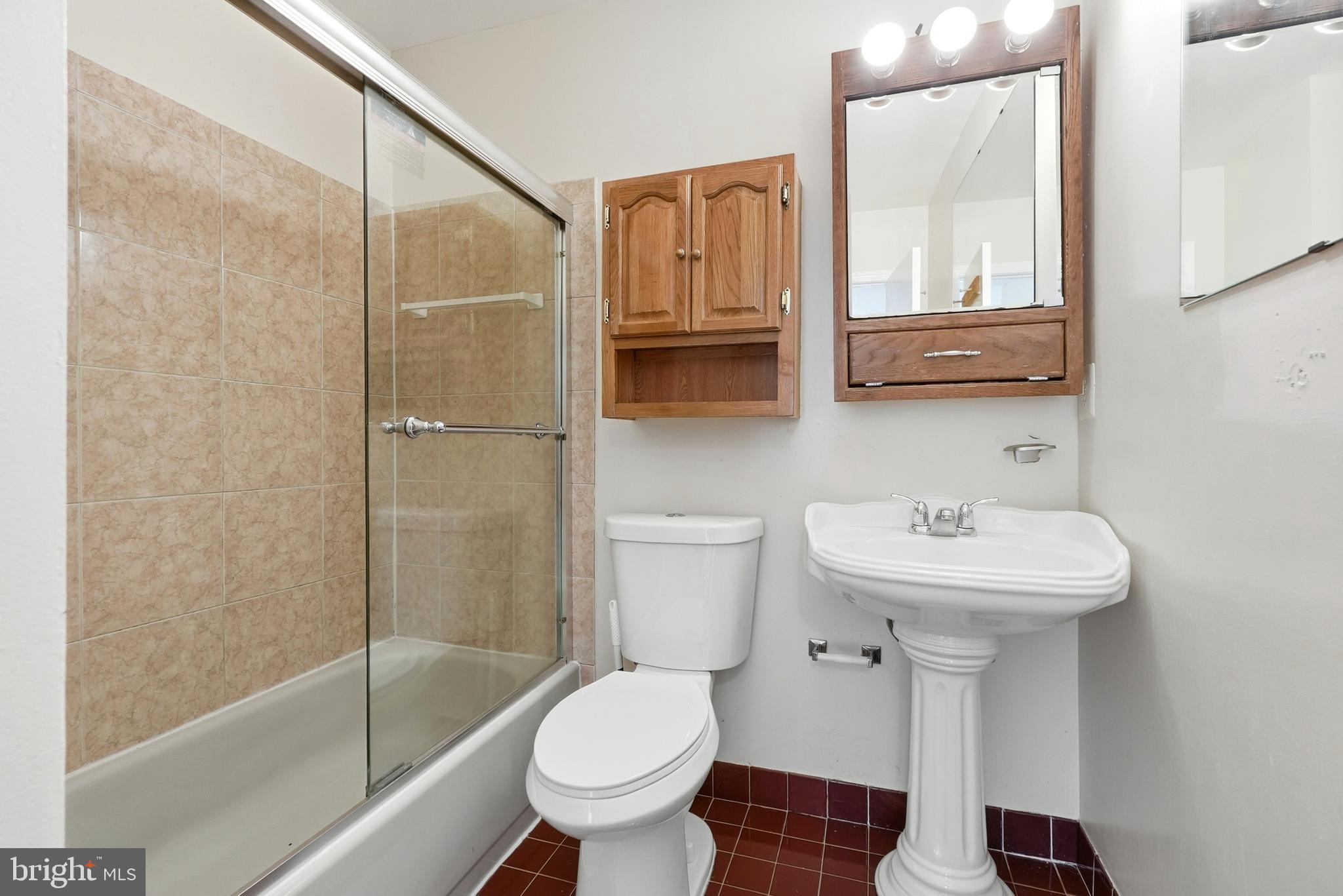 8031 Sleepy View Lane Springfield, VA 22153 - Photo 27 of 45 Primary Bedroom Bathroom