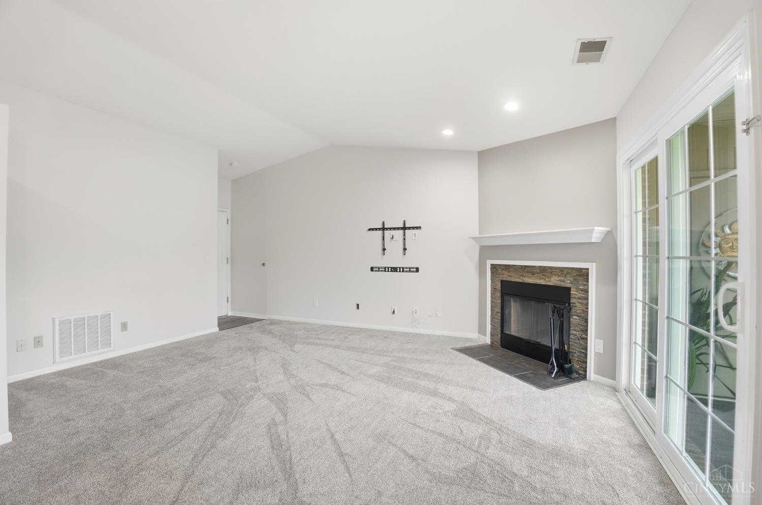 3675 West Galbraith Road, Unit 16 Cincinnati, OH 45247 - Photo 8 of 50